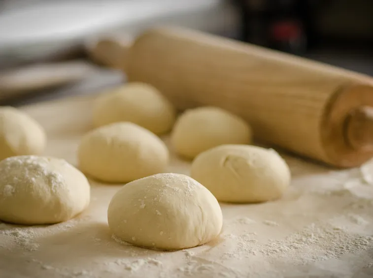 Impasto per realizzare una pizza