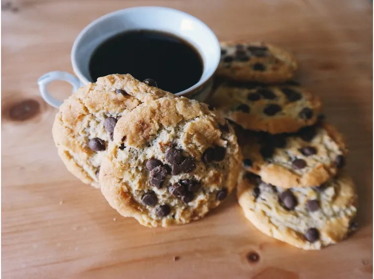 Biscotti con le gocce di cioccolato