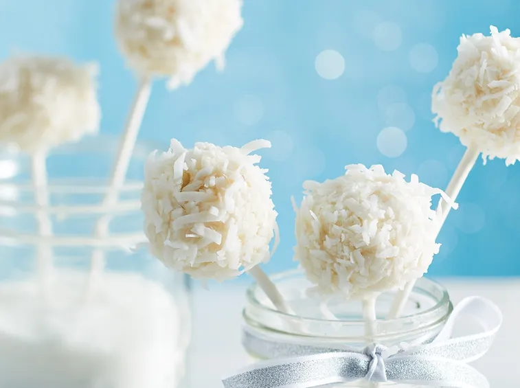 Tartufini di ricotta e cocco
