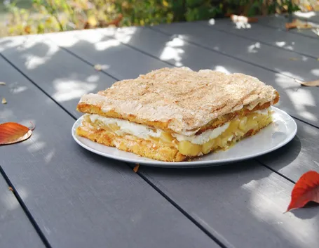 Millefoglie di meringhe all'ananas