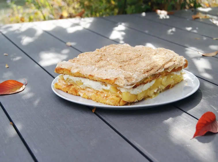 Millefoglie di meringhe all'ananas