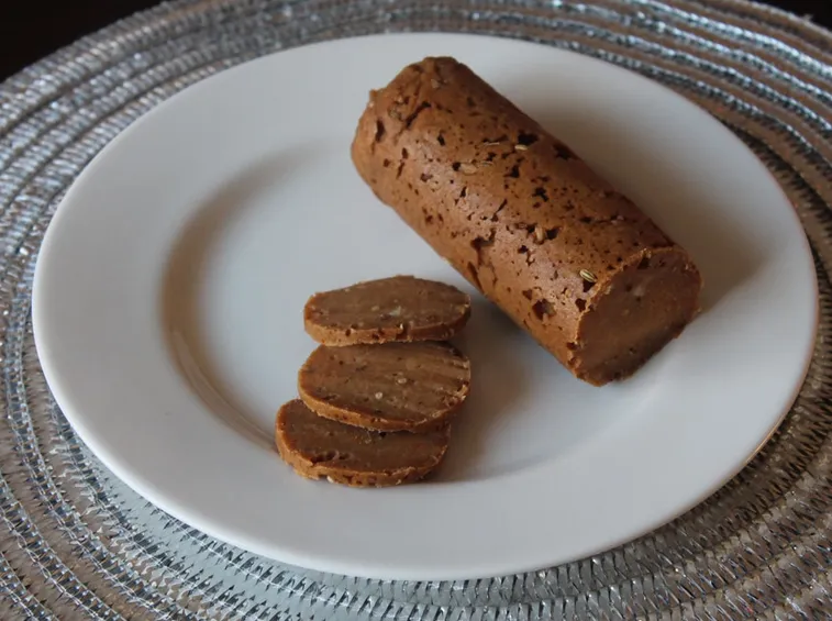 Salame vegano affettato
