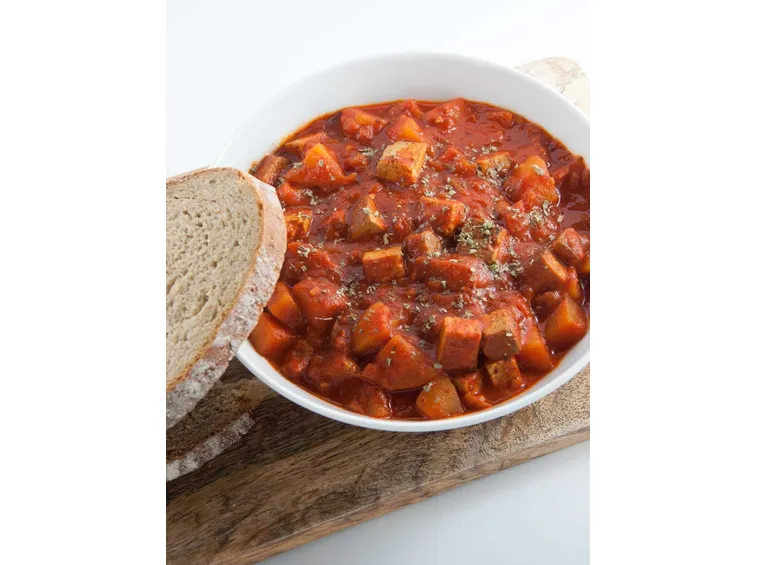 Goulash ai fagioli e tofu