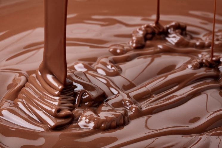 Miscelazione della massa di cioccolato