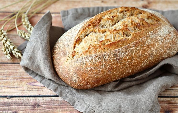 Pane con farina biologica macinata a pietra