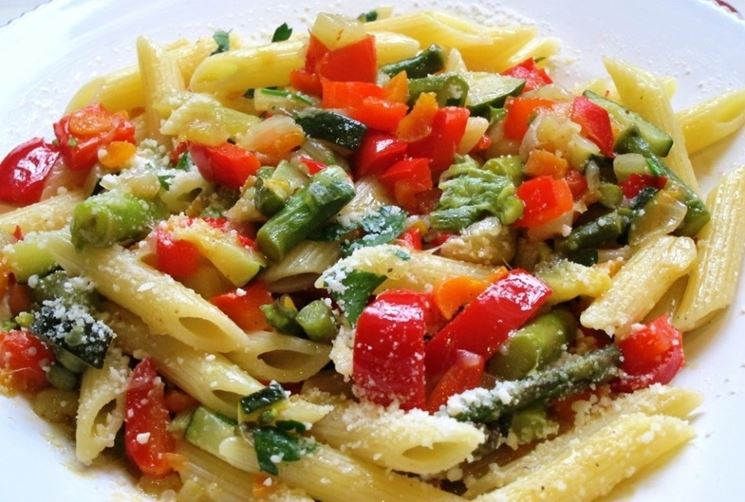 Le penne biologiche buone e appetitose