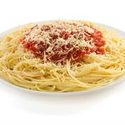 Piatto di spaghetti al pomodoro