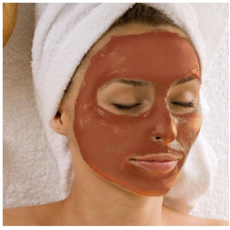 Applicazione maschera argilla