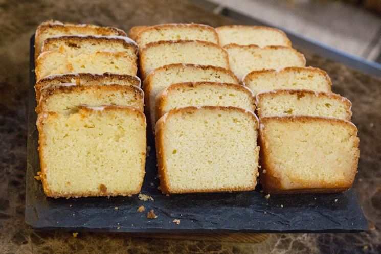 Torta al latte di mandorla