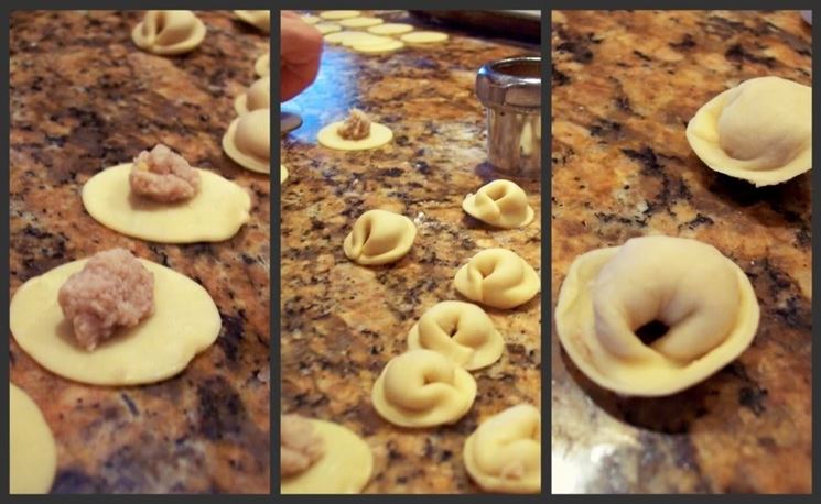 Preparazione cappelletti per celiaci