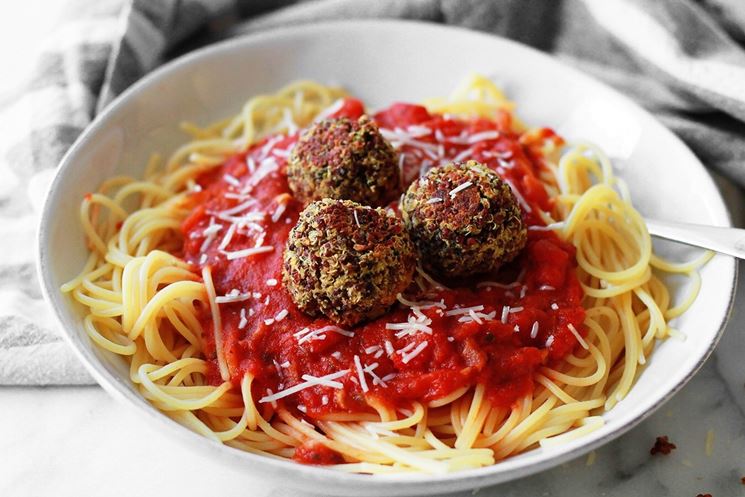 Spaghetti con sugo e polpette