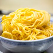 Tagliatelle con curcuma e formaggio