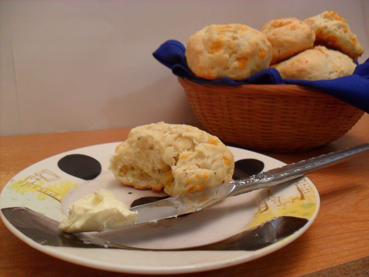 Biscotti con latte e burro