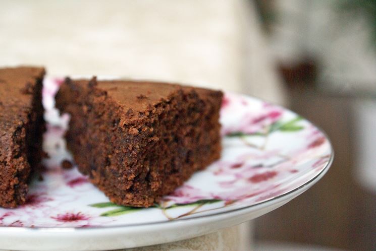 Una gustosa torta al cioccolato senza lattosio