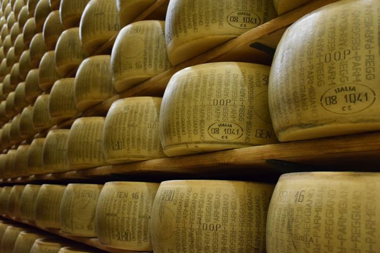 Forme di parmigiano