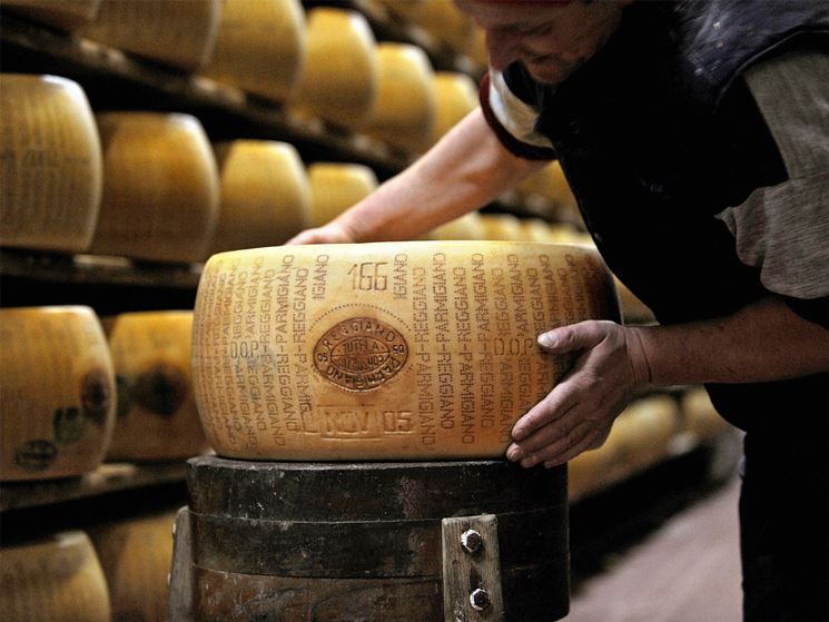 Formaggio stagionato a basso contenuto di lattosio