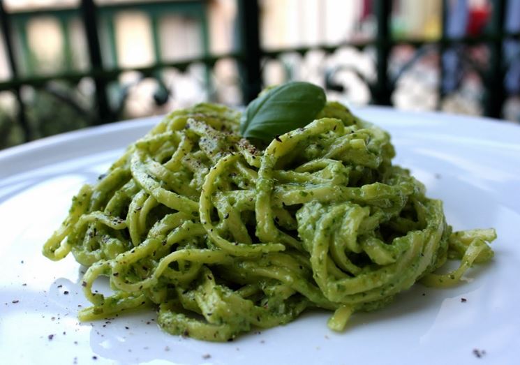 Pasta con pesto alla genovese