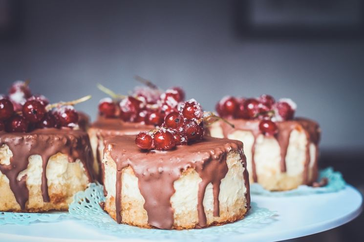 Dolcetti con frutta e cioccolato