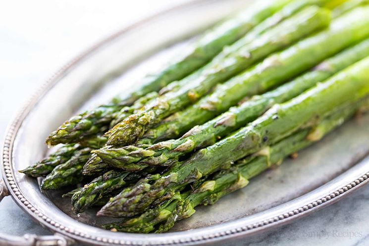 Mazzetto di asparagi per le crepes